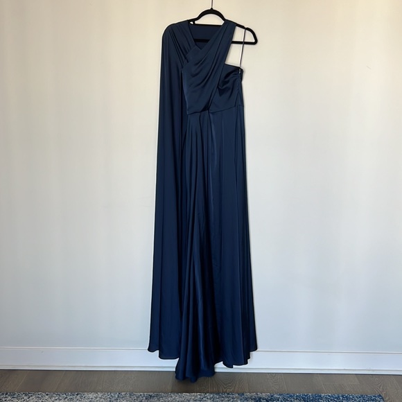 Safiyaa
Drapina Cape Gown French:36 - Picture 7 of 12